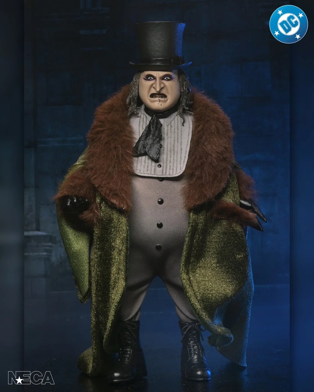 Batman Returns The Penguin Clothed Action Figure